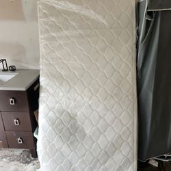 Twin mattress