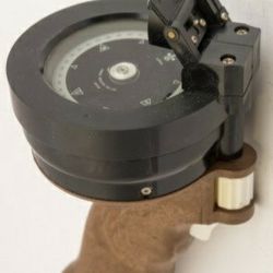 CARAC HANDBEARING COMPASS

