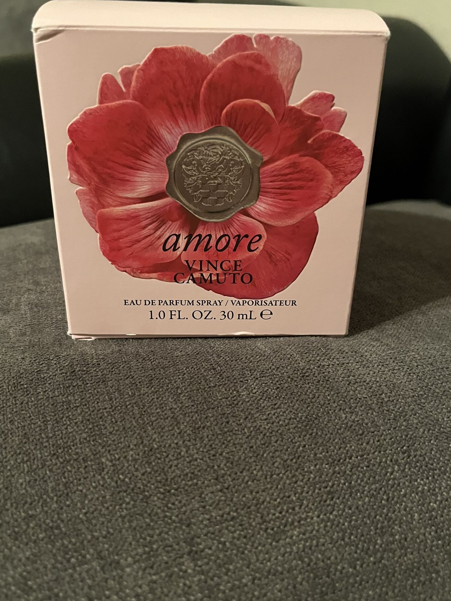 amore vince camuto