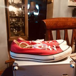 Men’s Size 7 or Women’s Size 9 Red Converse All Star Sneakers 
