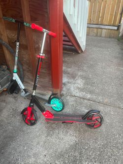 Street Runner Black and Red Kick Scooter