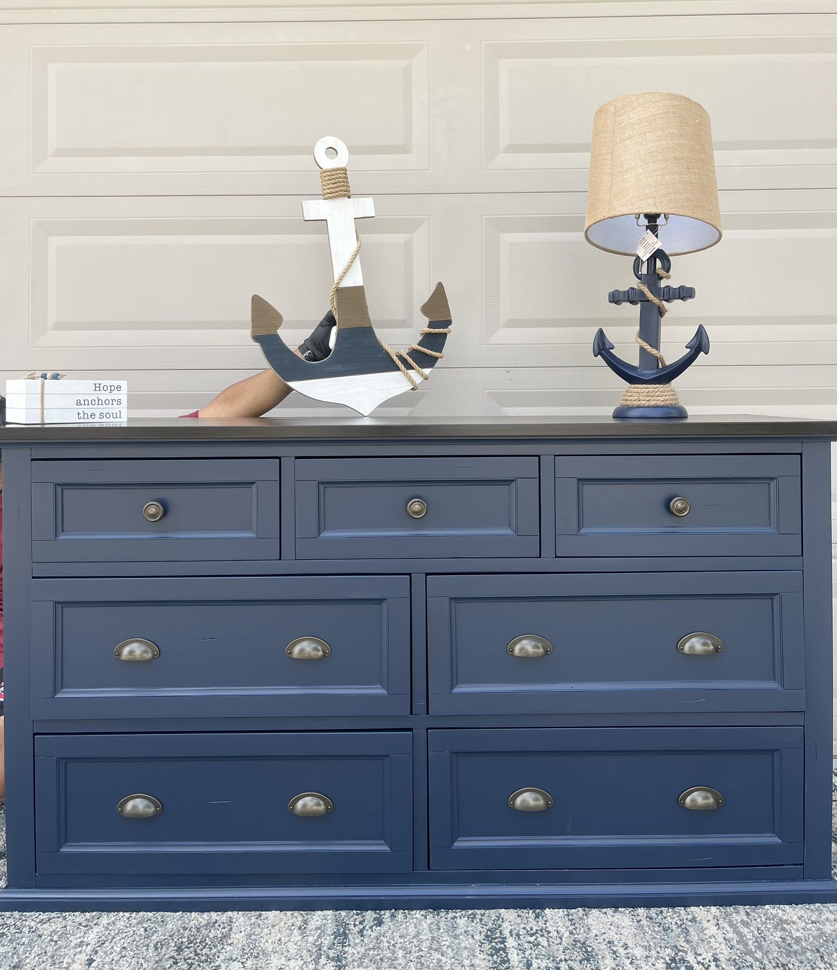 Dresser. Solid Wood