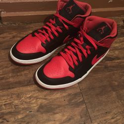 Jordan 1 Mid Tops Size 13 Mens