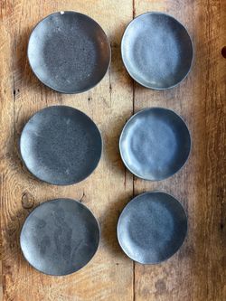 Set of 6 Crate & Barrel charcoal gray stoneware appetizer plates