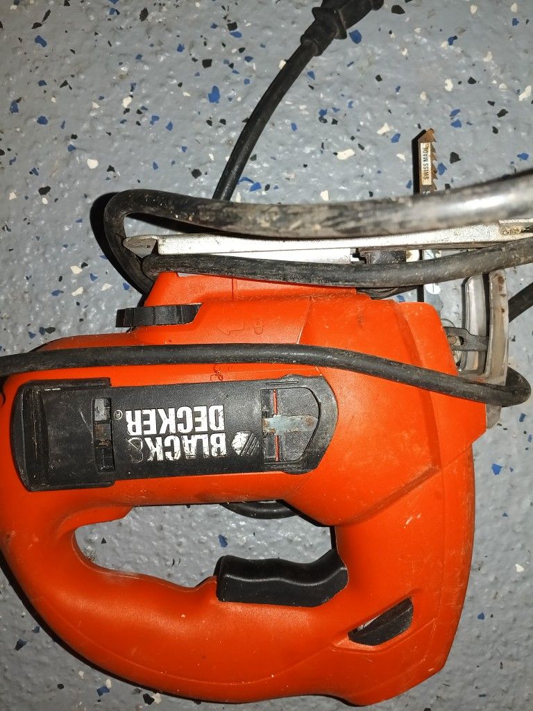 Black N Decker Saw