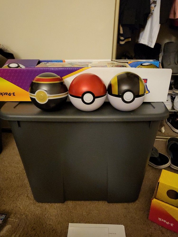3 Pokémon Balls With Pokémon Chips 