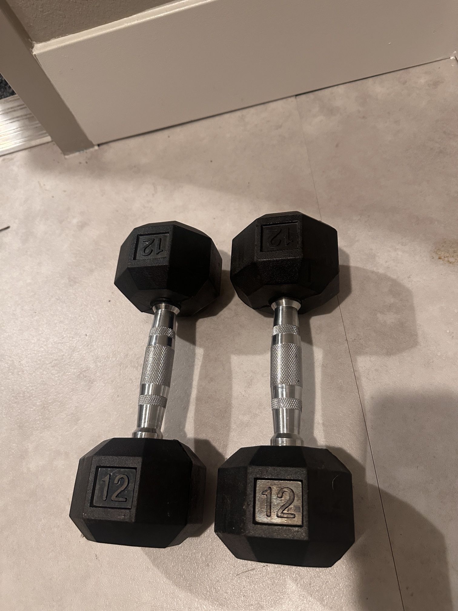 12 Lb Hex Dumbbells Rubber Coated, Chrome Handle
