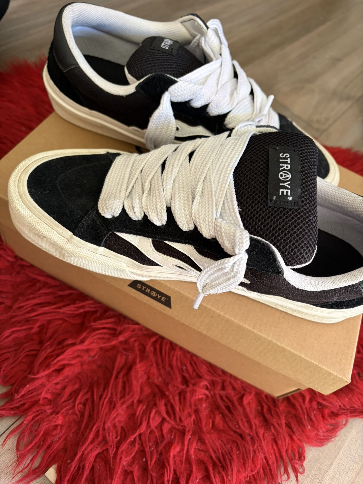 Straye Shoe Size 10.5