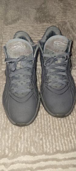 LeBron 21 Size 9 Cool Gray