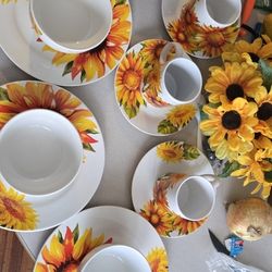 Sunflower dinnerware set for 4 people includes 16 new pieces