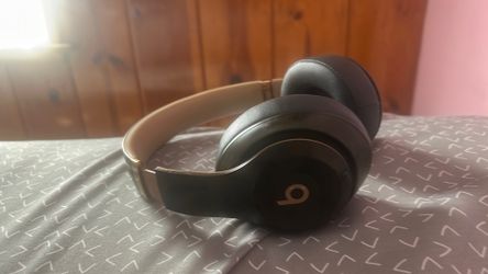 Beat wireless headphones