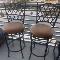 2 sillas altas giratoria