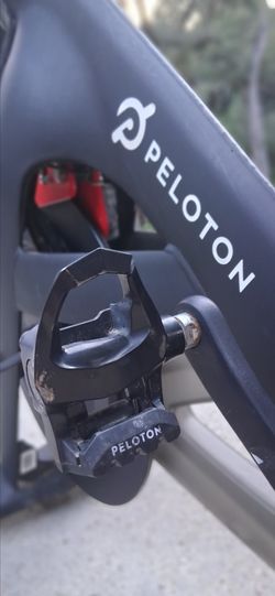 PELOTON EXERCISE BIKE  2ND GEN