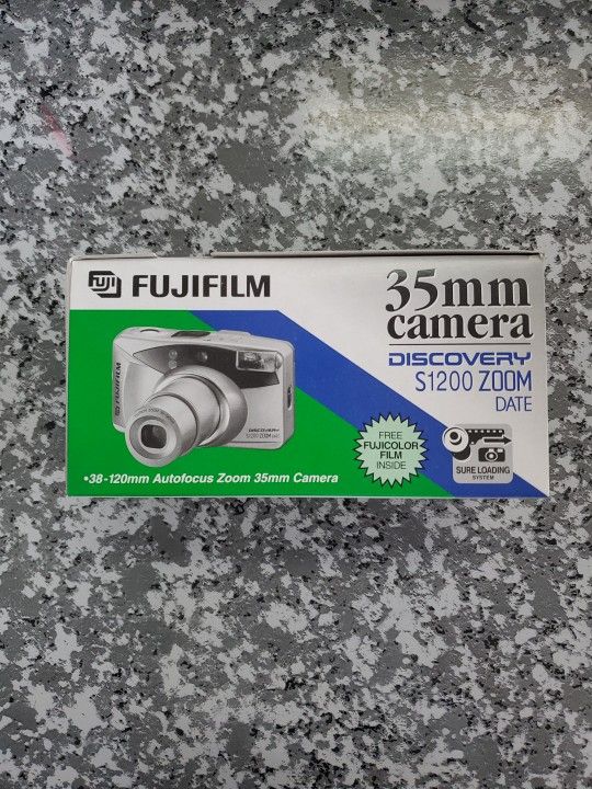 Fujifilm Discovery S1200 ZOOM DATE 120 35MM Camera