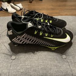 Vapor carbon football cleats top