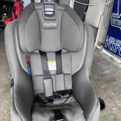 Nuna RAVA Convertible Car seat