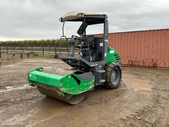2016 HAMM H5I VIBRATORY SMOOTH DRUM ROLLER, Kubota diesel, 54" drum, canopy. s/n:H2221003 --(LOCATED IN MADERA, CA)--