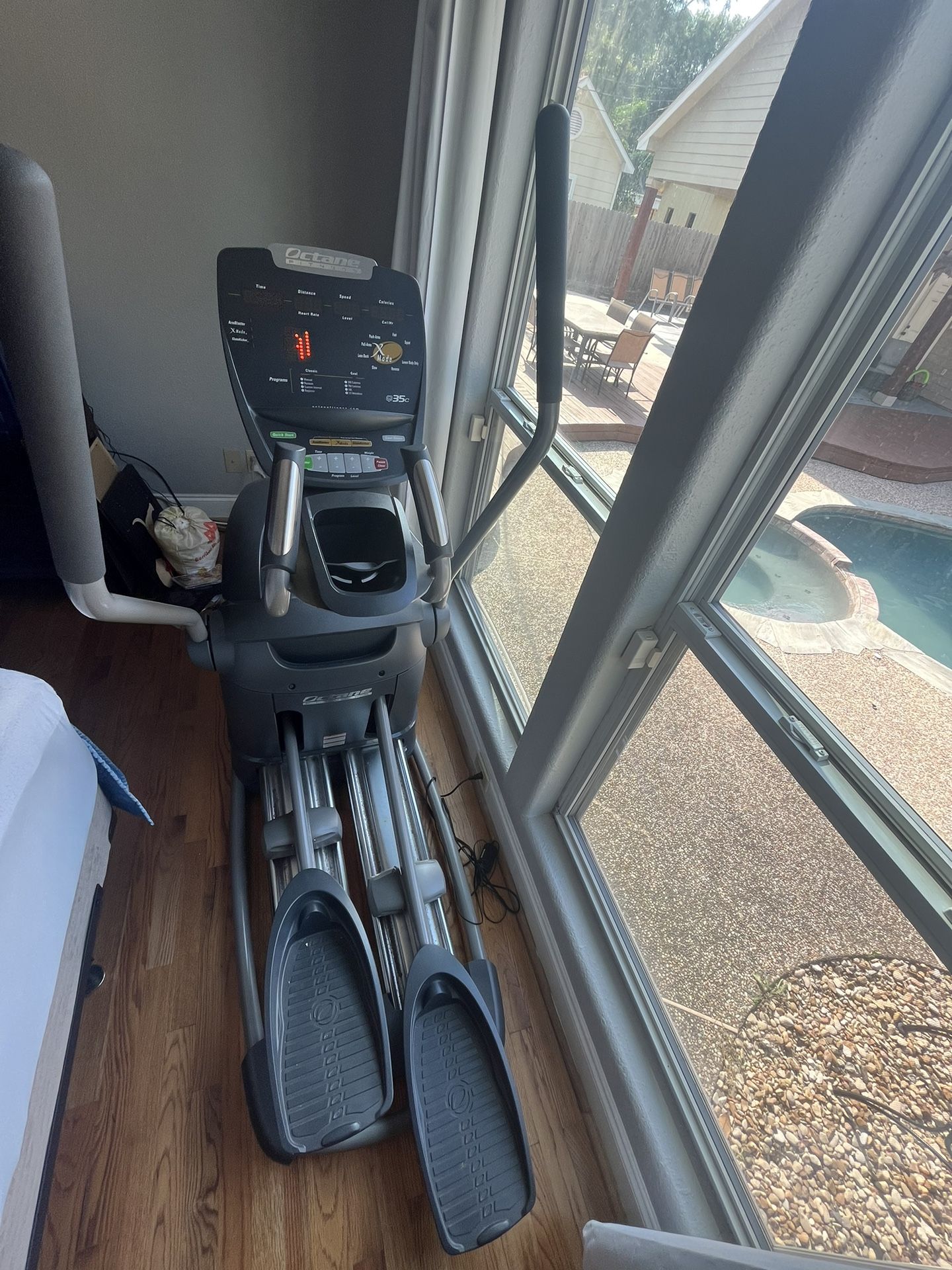Octane Fitness Q35c Elliptical