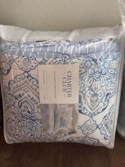 2 Queen size comforters brand new