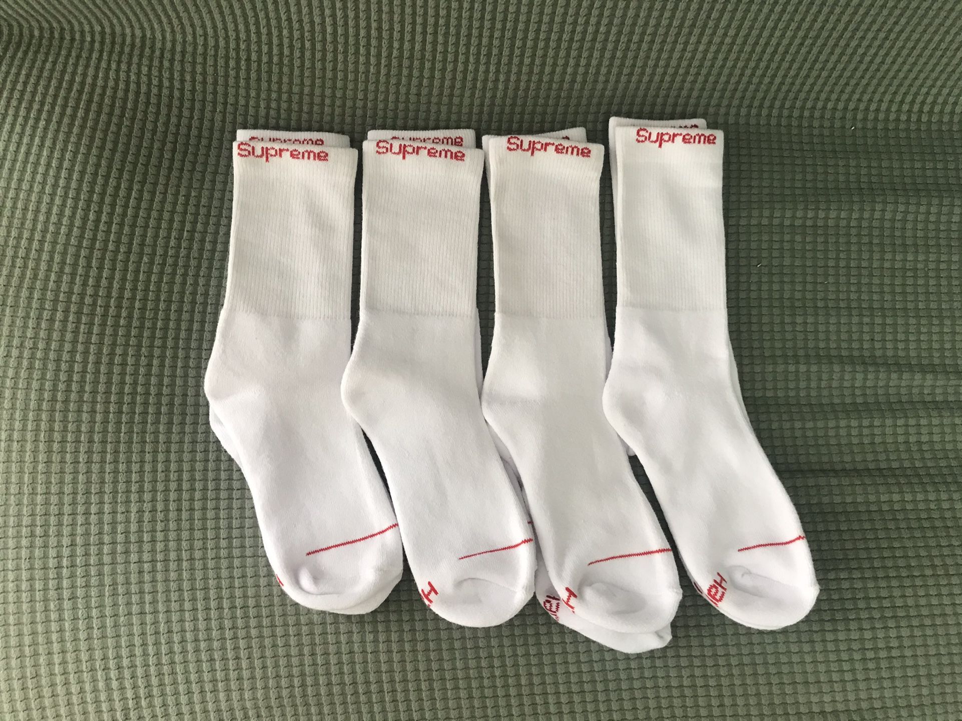 White Supreme 4 Pairs Socks 