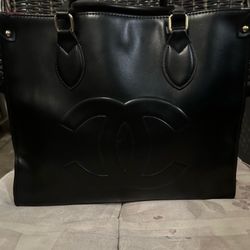 Black Leather Chanel Bag,beautiful 