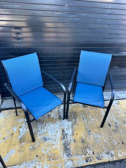 4-Piece Stackable Outdoor Patio Dining Chairs with Rust-Resistant Metal Frame and Breathable Textile