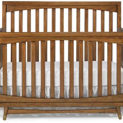 Solid wood Convertible Crib/Bed/daybed 