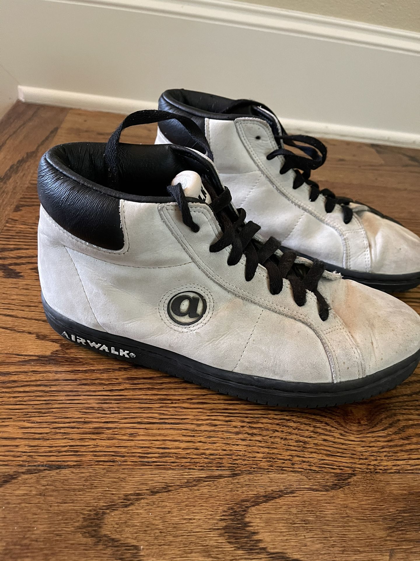 Vintage Airwalk Hi top Skate Shoes