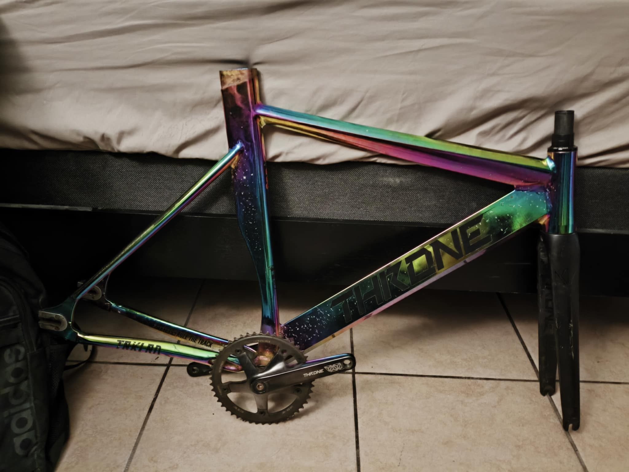 throne frame