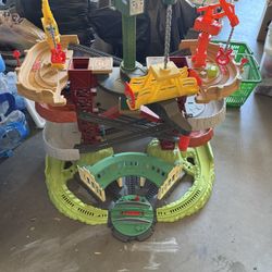 Thomas The Train Tower And Crane Track 