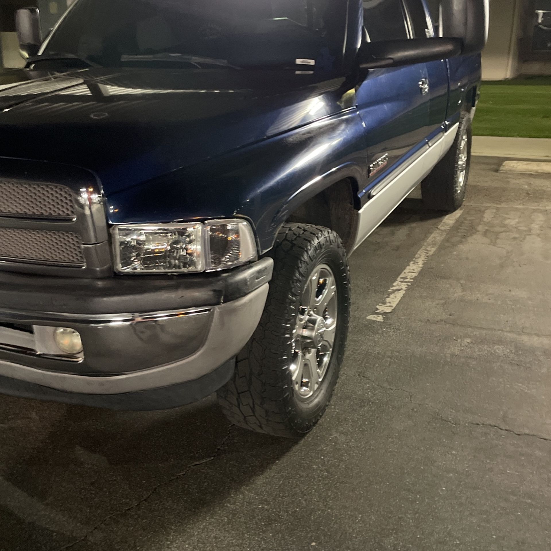 2001 Dodge Ram 2500 for Sale in Bakersfield, CA OfferUp