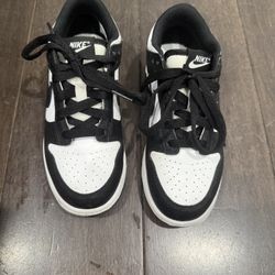 Nike Kids' Preschool Dunk Low Shoes Size 2Y Black/white. No box. 
