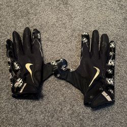 UFC College Football Gloves Size Large 