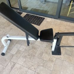 Weight Bench - Legs And Incline 