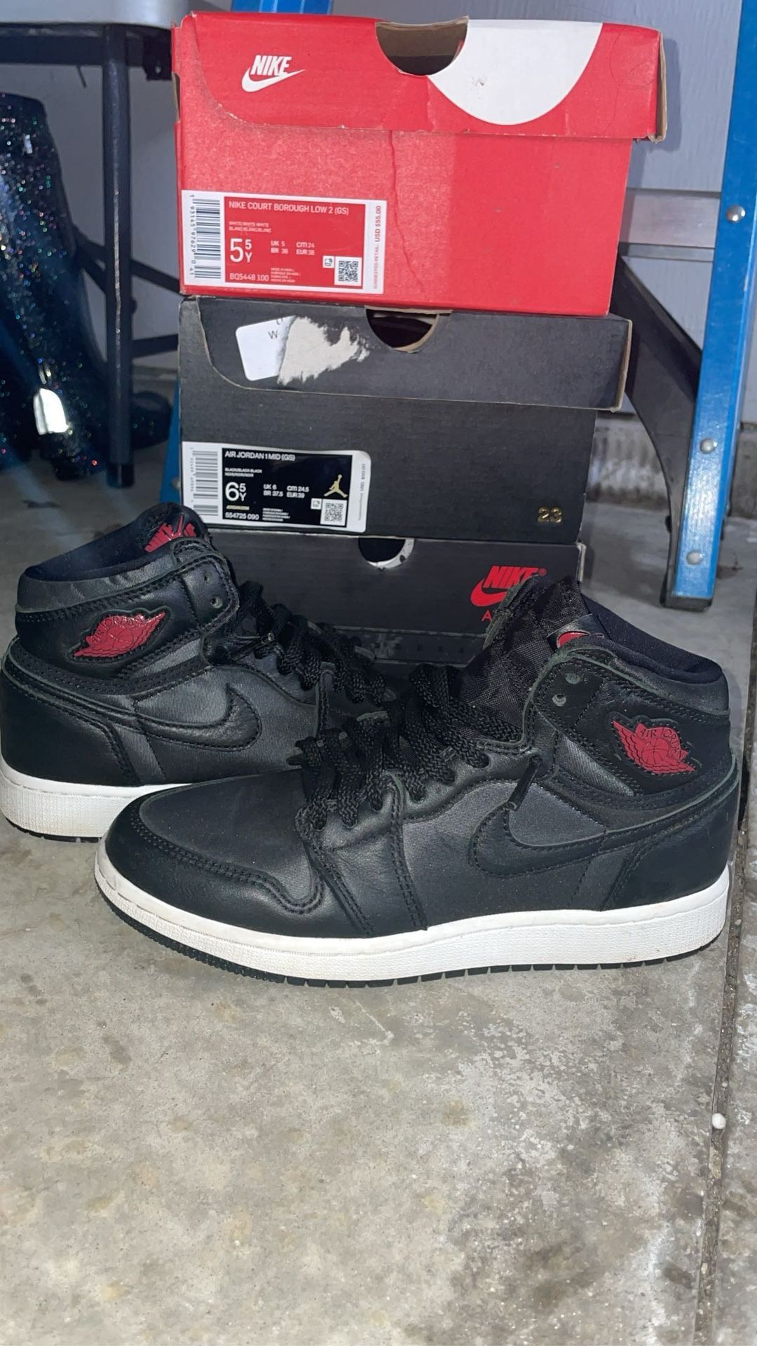 Jordan 1 Retro High Black Satin Gym Red Black (GS) size 5y