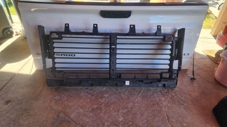 2021 silverado grille shutter
