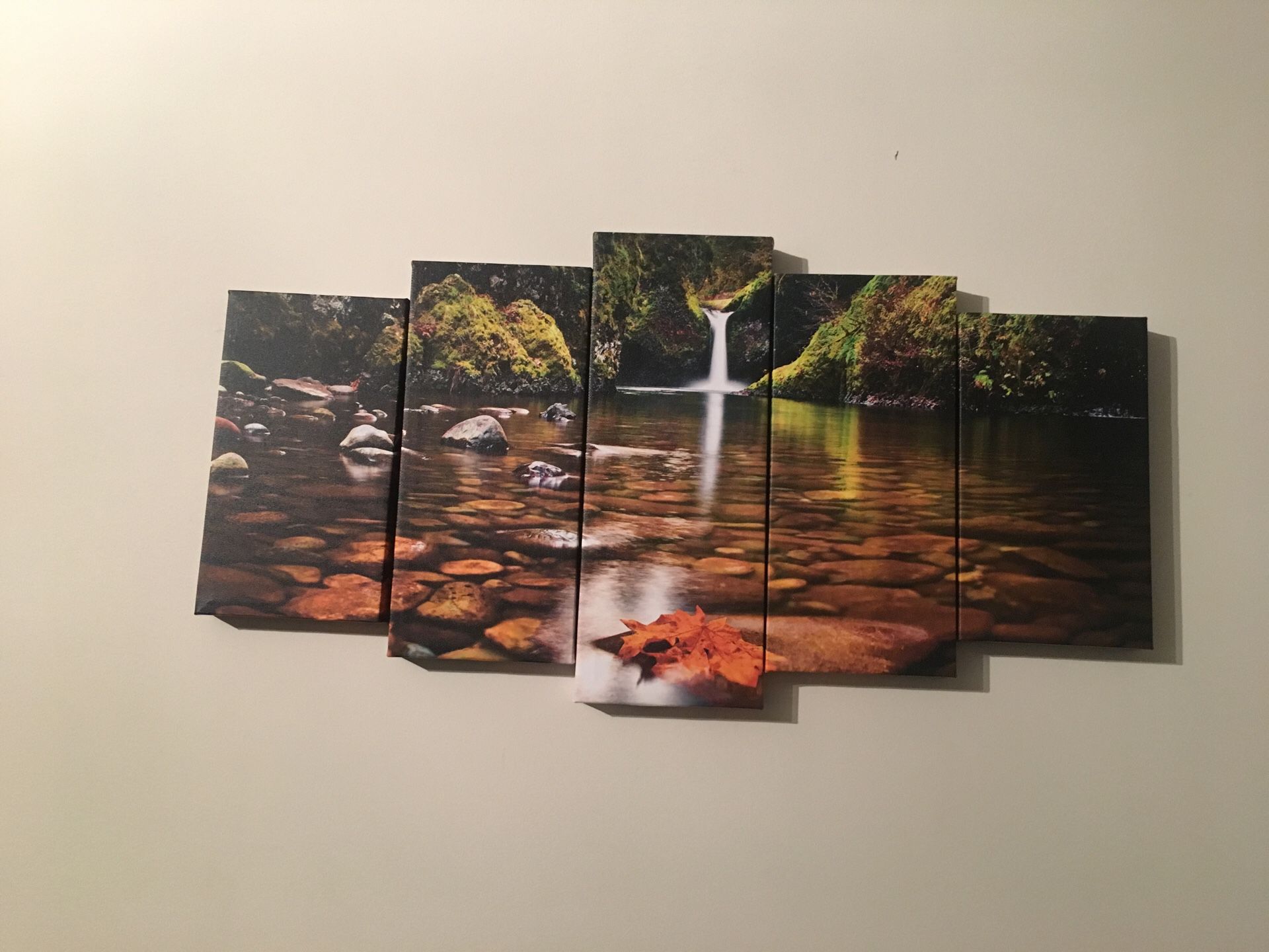 Small canvas pictures