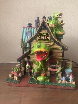 LEMAX SPOOKY TOWN GARDEN