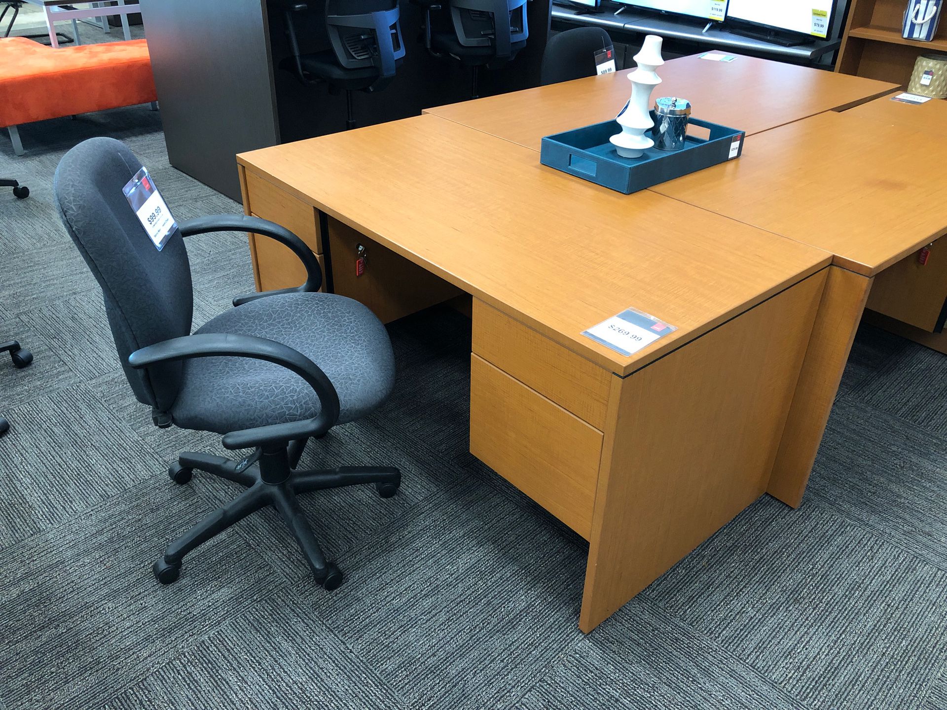 Halton JR executive desk/small desk
