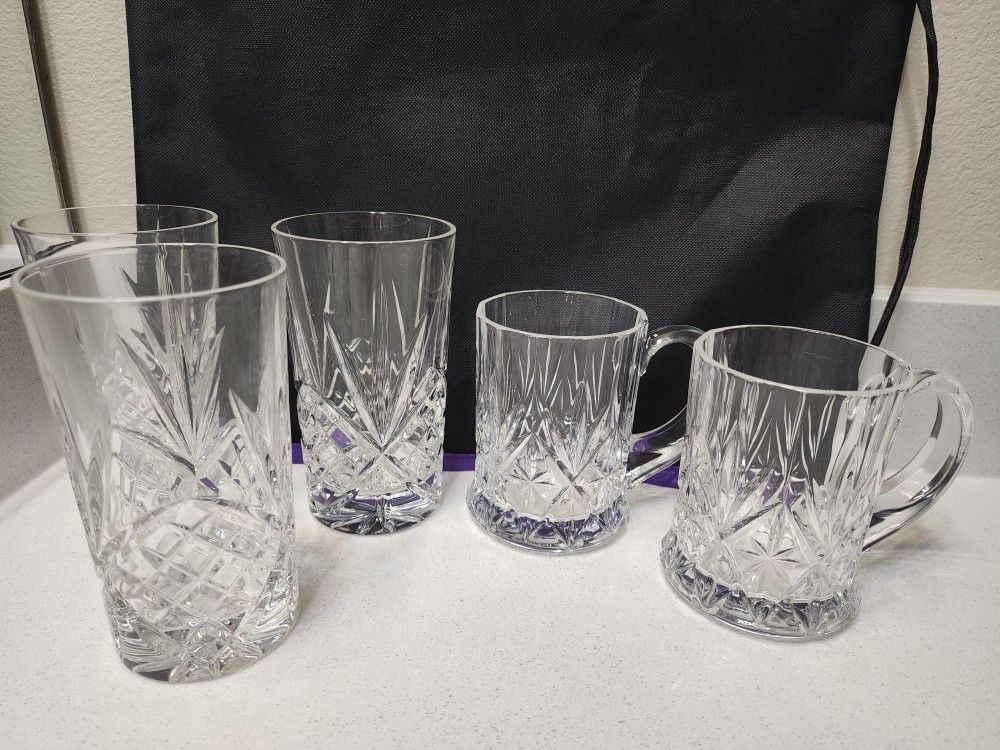 Vintage Crystal 1970s Paup Sébastien Diamond Cross. Set of 5; We have 3 big psc and 2 small psc. Very good condition.