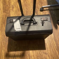 Solo Ny Rolling Suitcase 