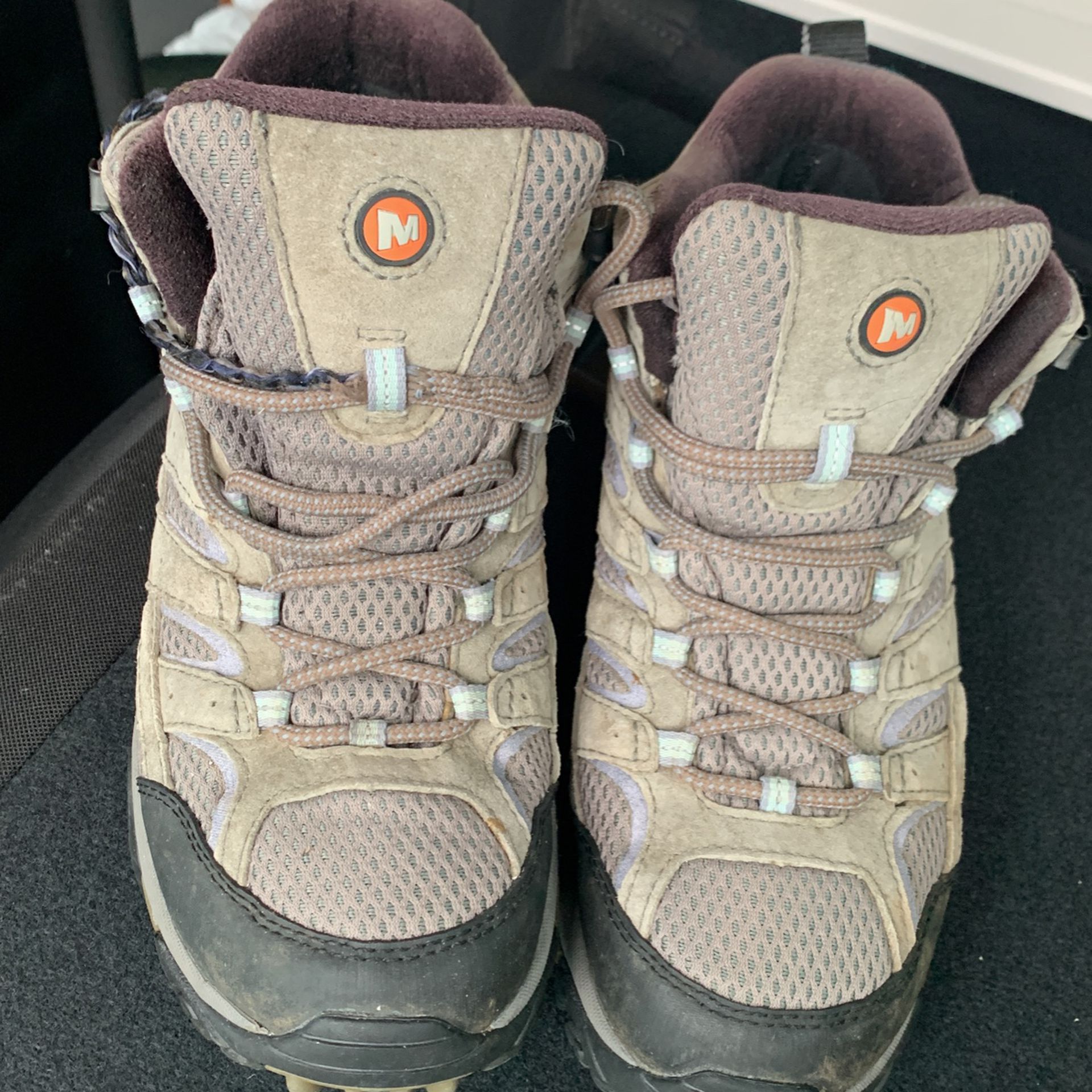 Merrell Hiking Boots Women Size 8.5