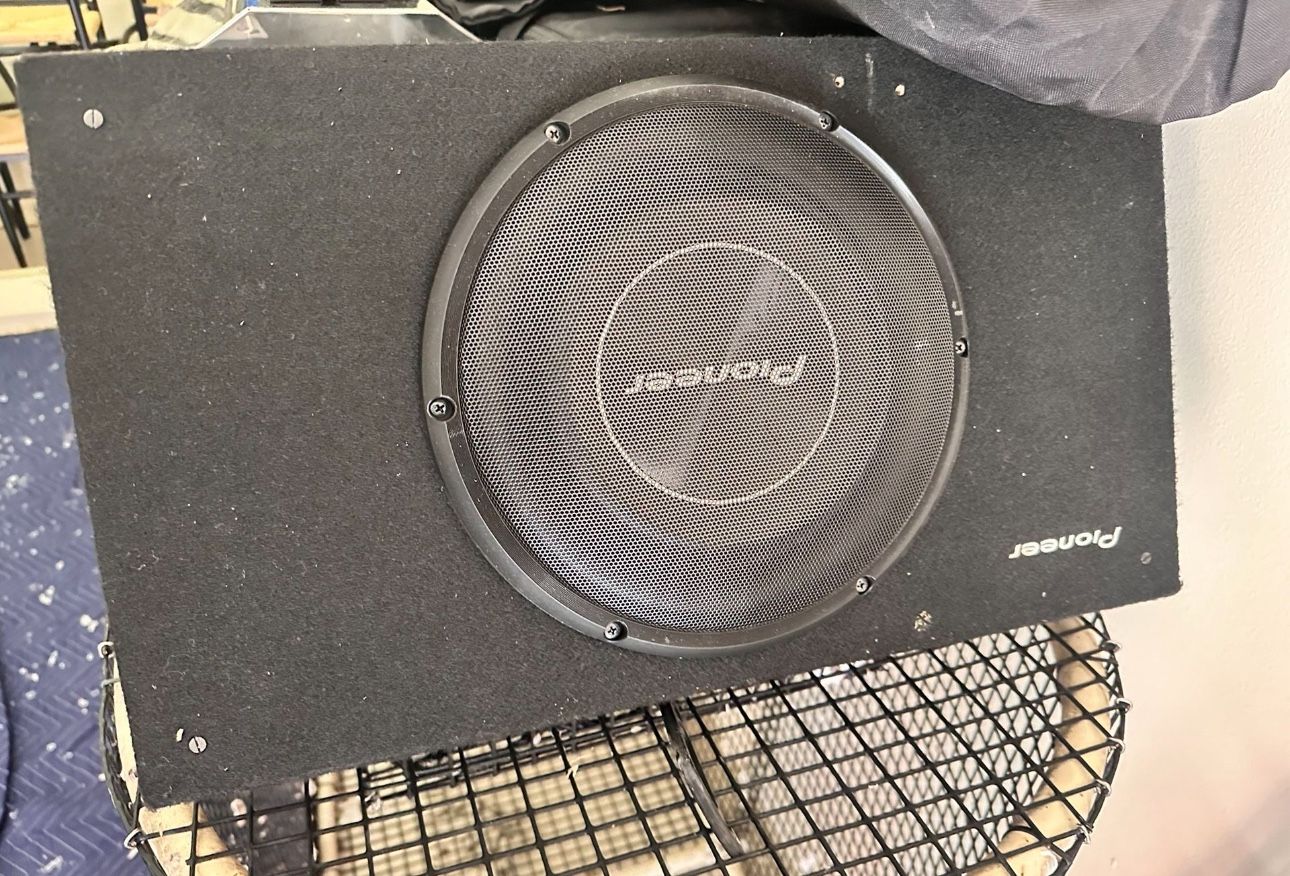 Pioneer Subwoofer & Amps