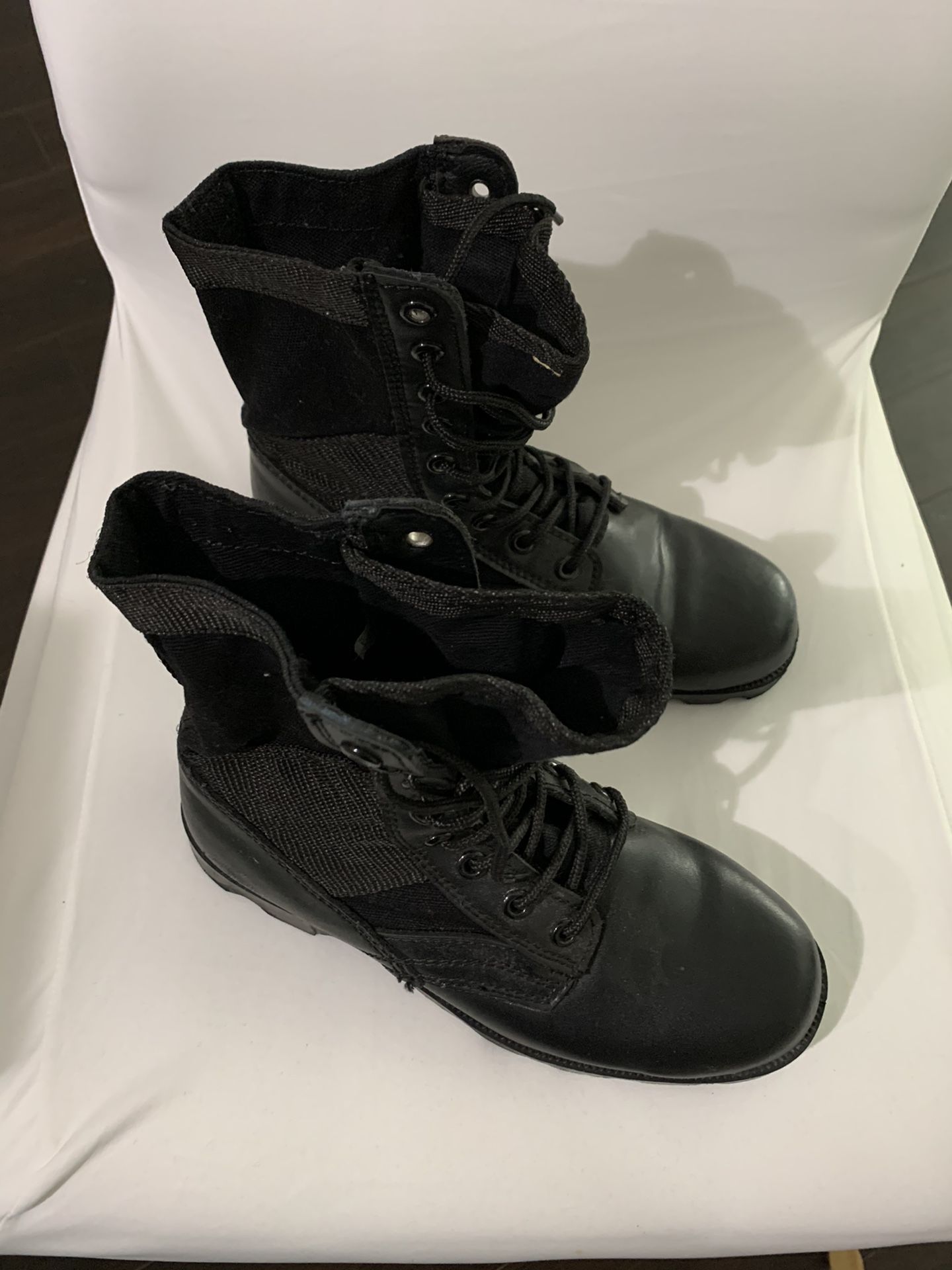 Military boots 7R