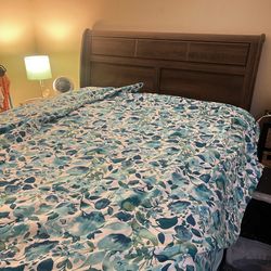 Queen bedroom set $250