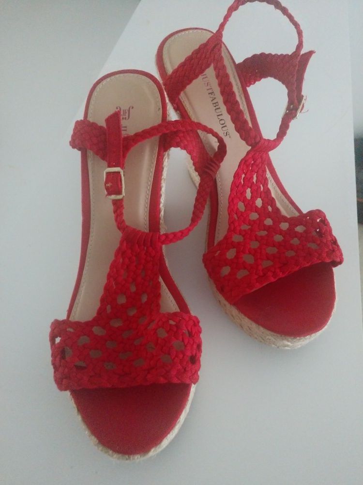 Cute summer wedges !