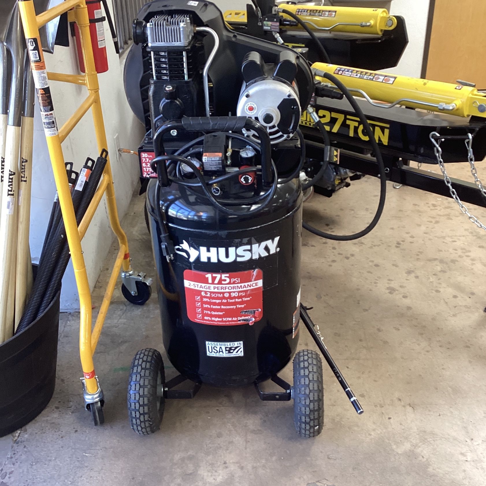 (Used Like New) Husky 30 Gal. 175 PSI Oil Lubed Belt Drive Portable Vertical Electric Air Compressor