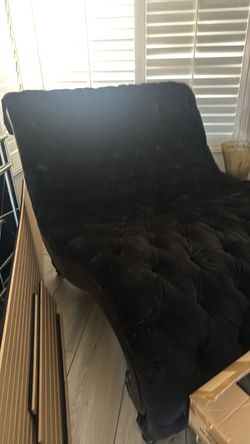 Black chase lounge