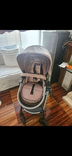 Evenflo Pivot Stroller And Bassinet