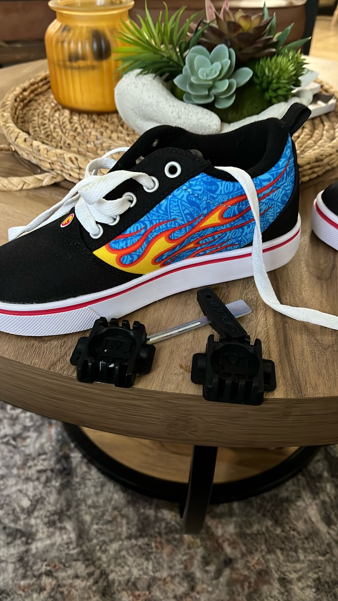 Hot Wheels Heelys